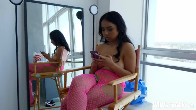 RawAttack Busty Babe With Innocent Looks Luna Mills Banged Hard And Titfucked GAYME