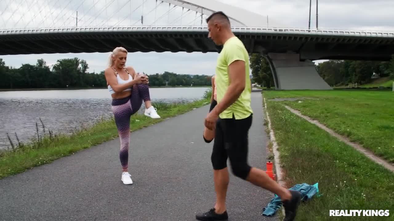MomsBangTeens Brittany Bardot And Rika Fane Jogging With MILFs - Porn video | ePornXXX