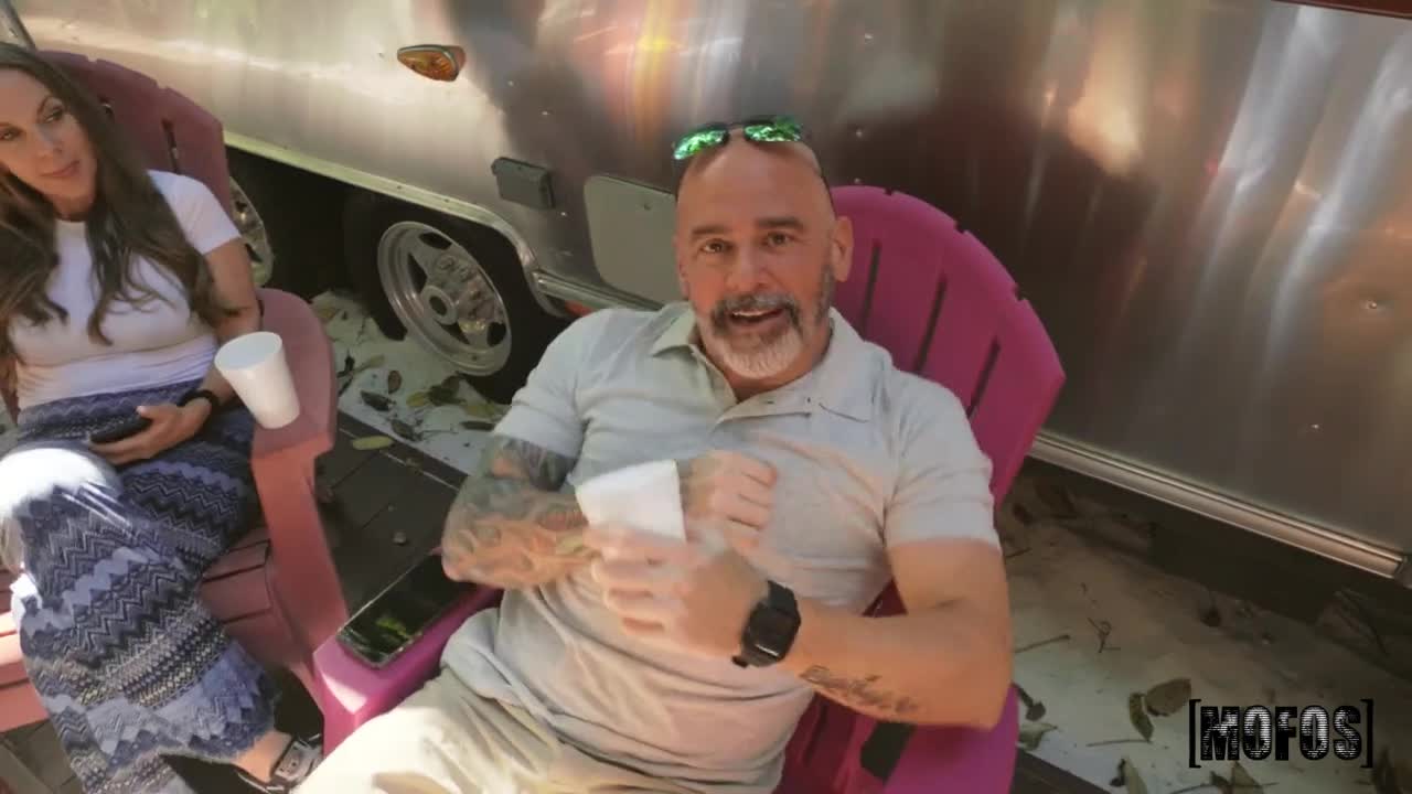 Mofos Juliette Mint BBQ BJ - Porn video | ePornXXX