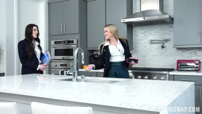 SisSwap Fiona Frost And Chloe Rose Real Cocks Wanted