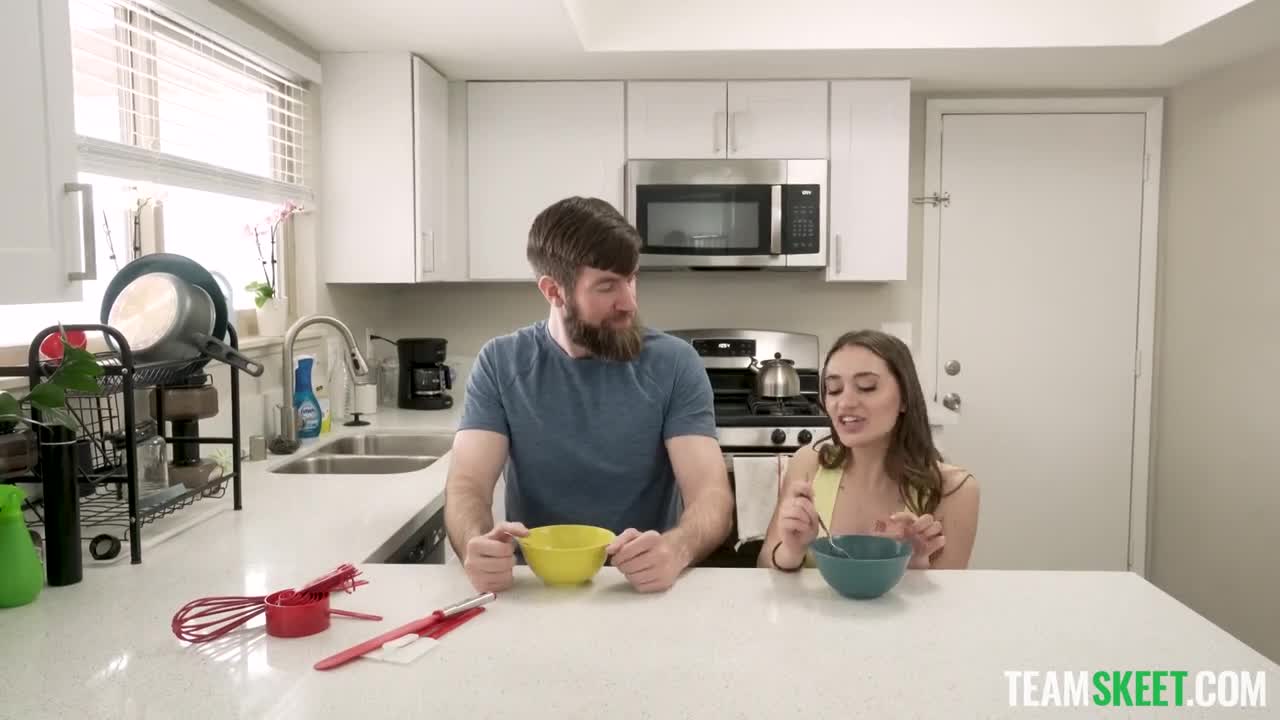 EtraSmall Sera Ryder An Etra Small Meal - Porn video | ePornXXX