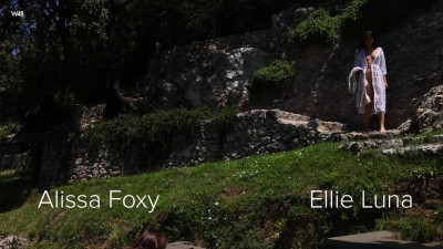 WatchBeauty Alissa Foxy And Ellie Luna Love By The Pool