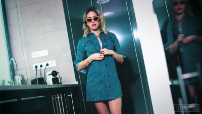 FittingRoom Toni Maria Naughty Fashionista