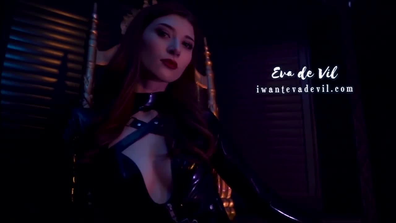EvaDeVil Presents Eva De Vil Kiss My Ass GAYME - Porn video | ePornXXX