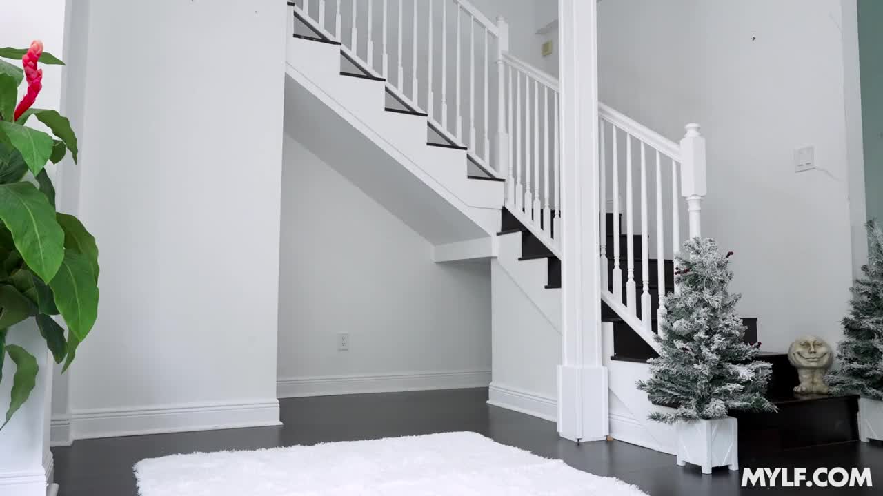 GotMylf Kiki Klout Im Dreaming Of A Mylf Christmas - Porn video | ePornXXX