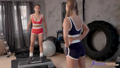 FitnessRooms Sereyna Gomez And Jayla De Angelis