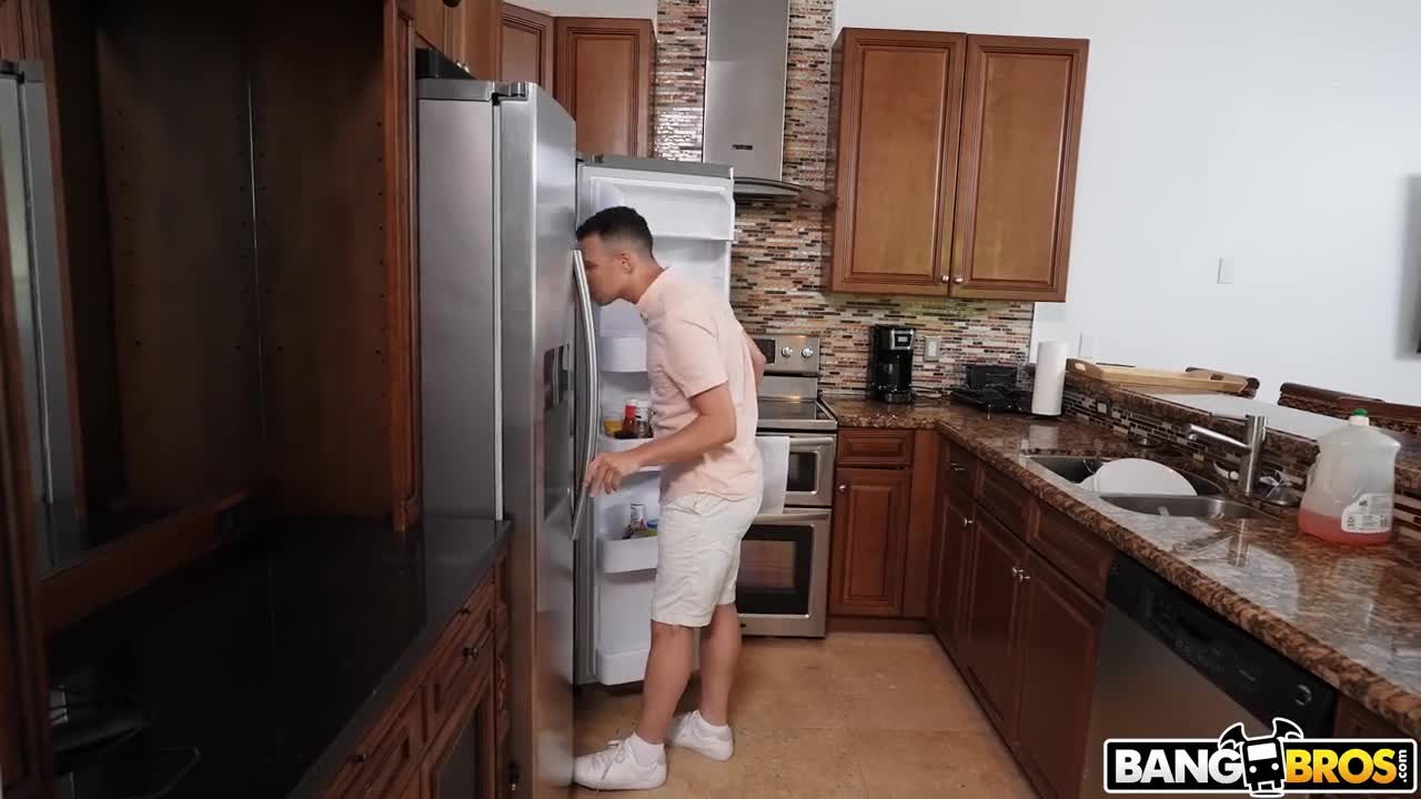 MomIsHorny Reagan Lush - Porn video | ePornXXX