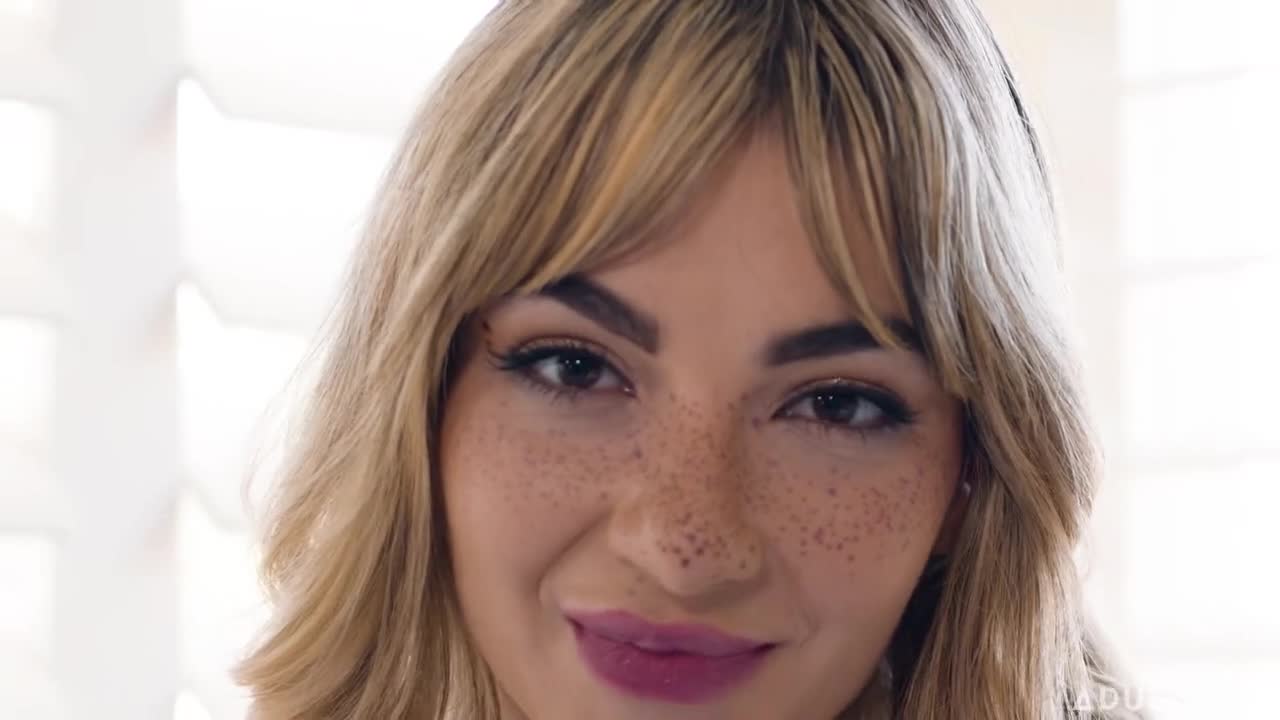 AdultTime Demi Hawks Up Close With Demi Hawks - Porn video | ePornXXX