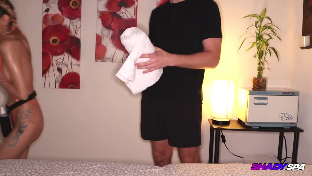 ShadySpa Sisi Peso - Porn video | ePornXXX