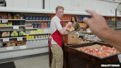 LilHumpers Ashlyn Peaks MILF Gets Grocery Store Dick