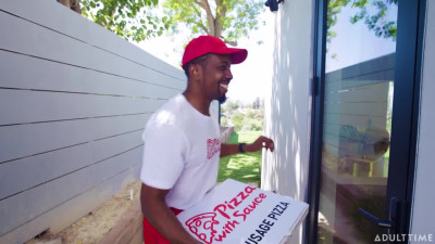 Oopsie Kira Noir Pizza With Sauce