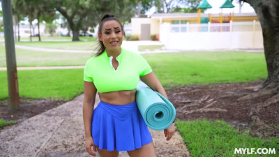 MilfBody Carmela Clutch Doing My Daily SitAss