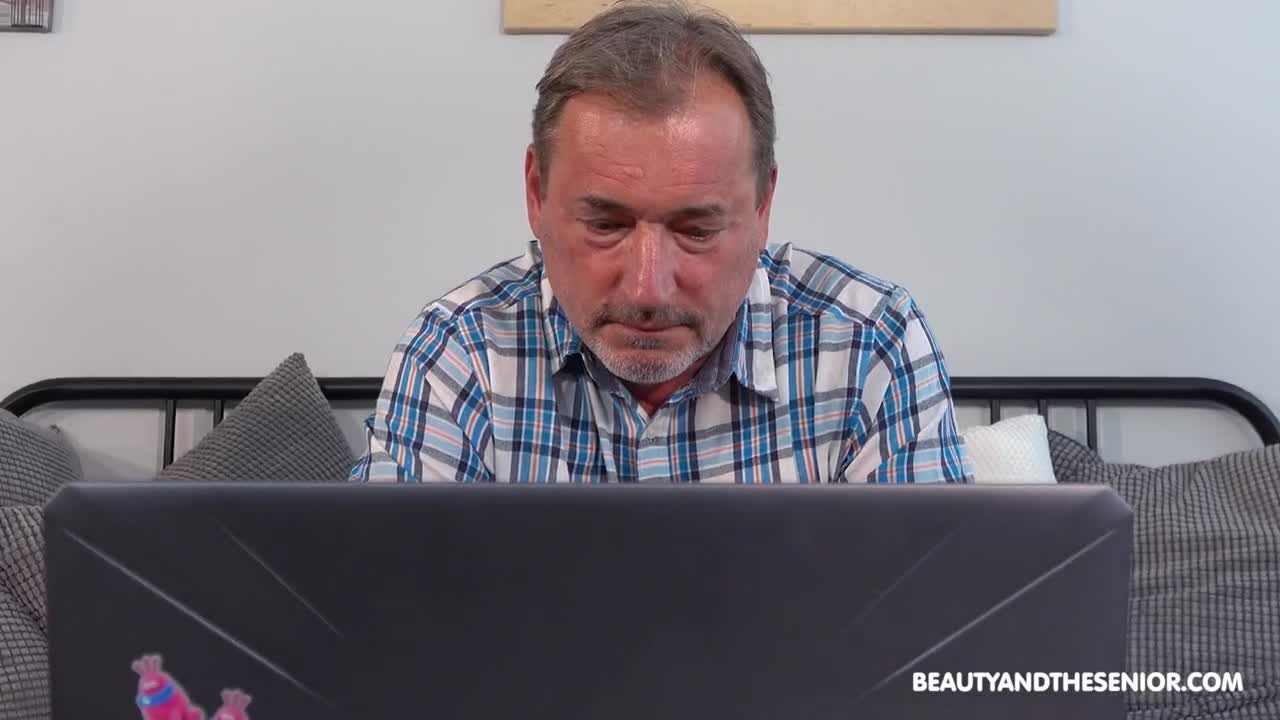 BeautyAndTheSenior Lola Heart And Martin - Porn video | ePornXXX