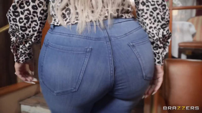 BrazzersExxtra Nina Kayy Waiter Gets Served A Big Round Ass