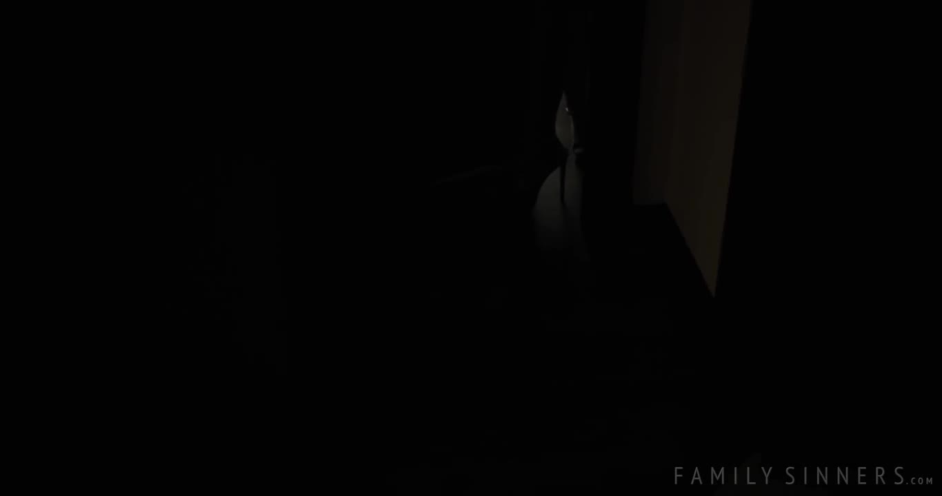 FamilySinners Maya Woulfe Family Favors - Porn video | ePornXXX