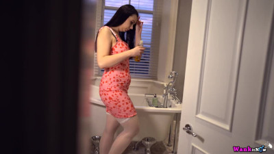 WankItNow Alicia Katz Bathroom Voyeur