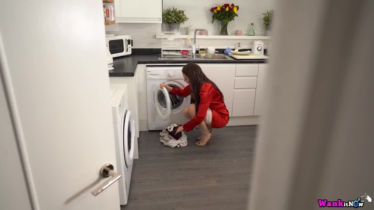 WankItNow Ivy Hope The Tumble Dryer - Porn video | ePornXXX
