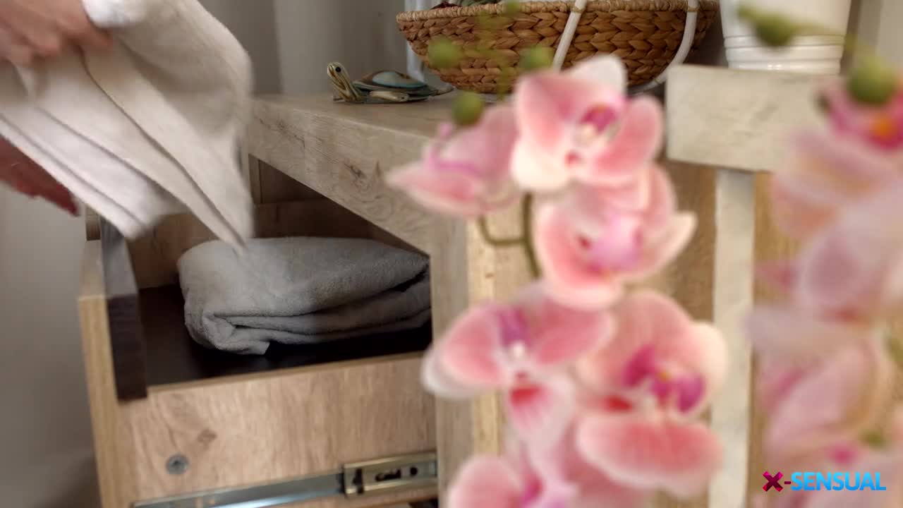 XSensual Milka Spontaneous Anal After The Shower - Porn video | ePornXXX