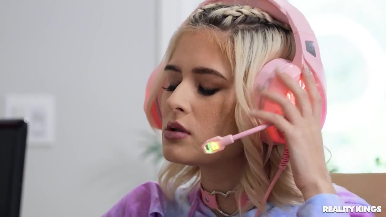 RKPrime Jessie Saint RoommatesTightSnatch - Porn video | ePornXXX