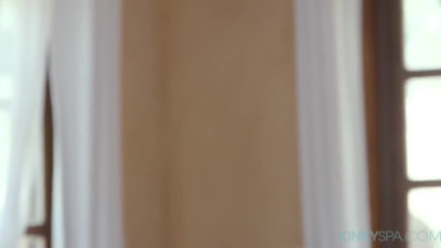 KinkySpa Maddy May