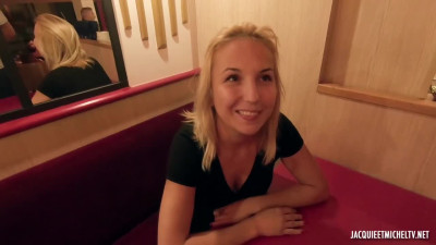 JacquieEtMichelTV Ivanah Meets Flora FRENCH