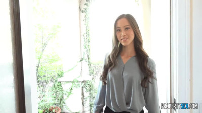 PropertySex Alexia Anders Vinnys Real Estate Agent
