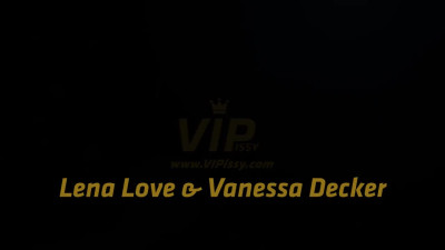 VIPissy Lena Love And Vanessa Decker Stretching Showers