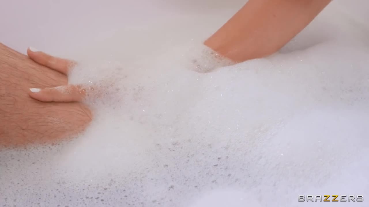 BrazzersExxtra Kissa Sins And Kendra Sunderland Bathtub Fantasy - Porn video | ePornXXX