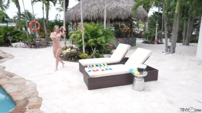 TinyK Natalia Queen Splash Fight