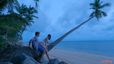 Lustery E Bruce And Nicole Sunrise Quicke On The Beach