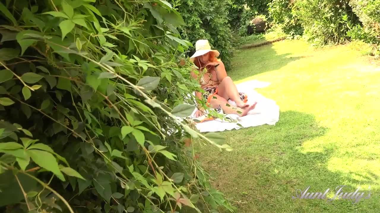 AuntJudys Melanie Strips And Masturbates In The Garden - Porn video | ePornXXX