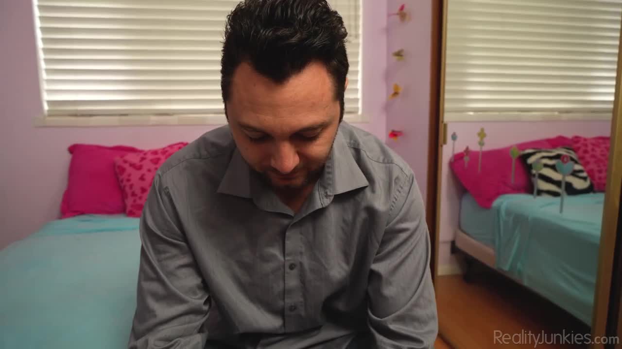 RealityJunkies Fiona Frost Babysitters Wanted - Porn video | ePornXXX