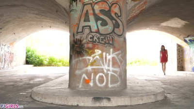 PJGirls Tiny Tina Tina under the Bridge