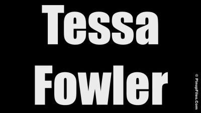 PinupFiles Tessa Fowler Santa Babe
