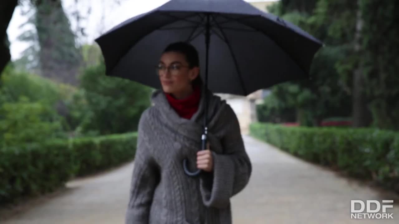 HandsOnHardcore Julia Roca Morning Walk Turns Into Intense Tryst - Porn video | ePornXXX