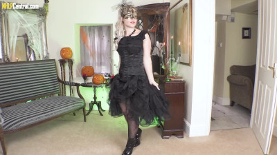 NHLPCentral Elle Hunter Treat for Mr Ghost