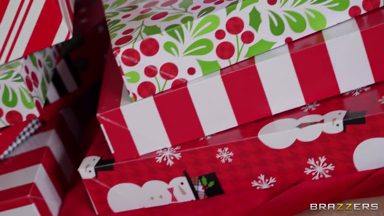 BrazzersExxtra Alexis Fawx All I Want For Christmas Is Dick - Porn video | ePornXXX