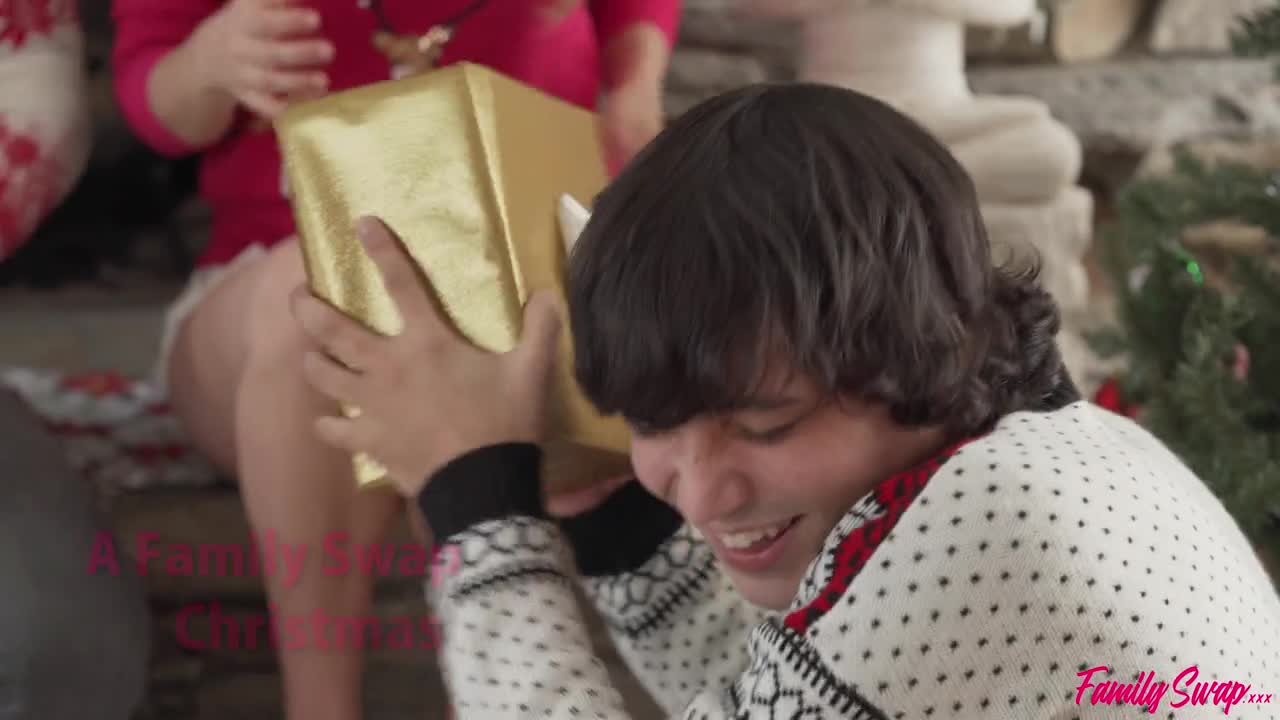 FamilySwap Aaliyah Love And Alexis Tae A Family Swap Christmas - Porn video | ePornXXX