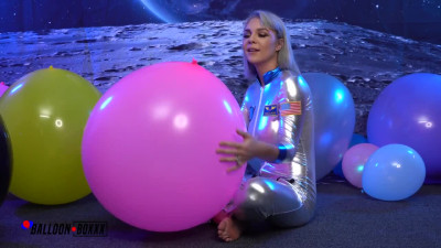 AmateurBo Gabbie Carter Space Ballons