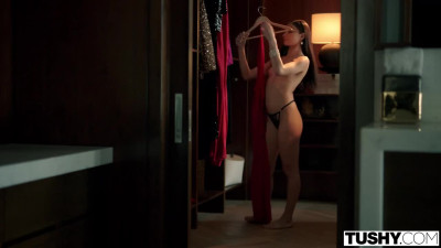 Tushy Emily Willis Awards Night