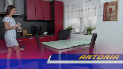 WetAndPuffy Antonia Sainz Table For One