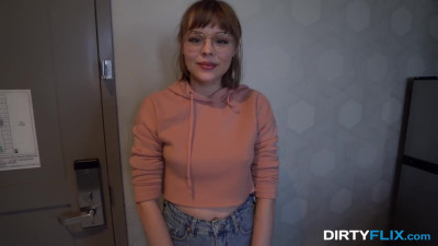 PrivateCastingX Elle Loveland Gamer Chick Agrees To Fuck