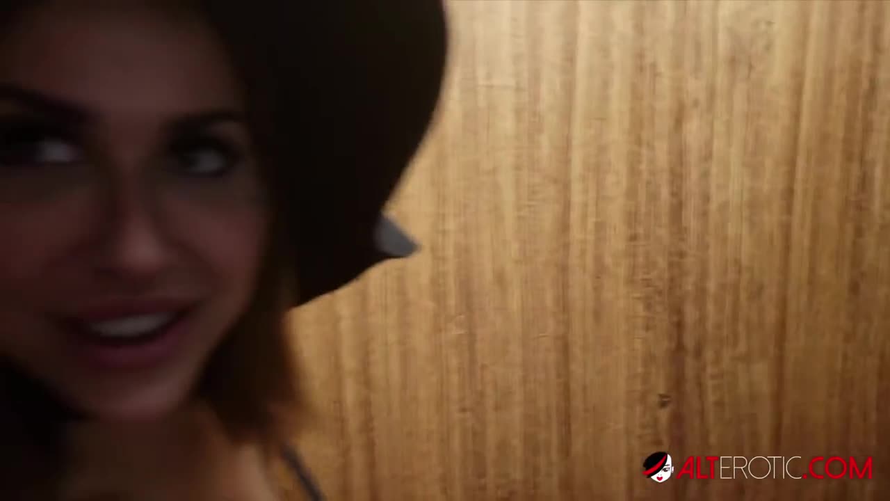 AltErotic Heidi Van Horny S Anal Quickie In The Shower - Porn video | ePornXXX