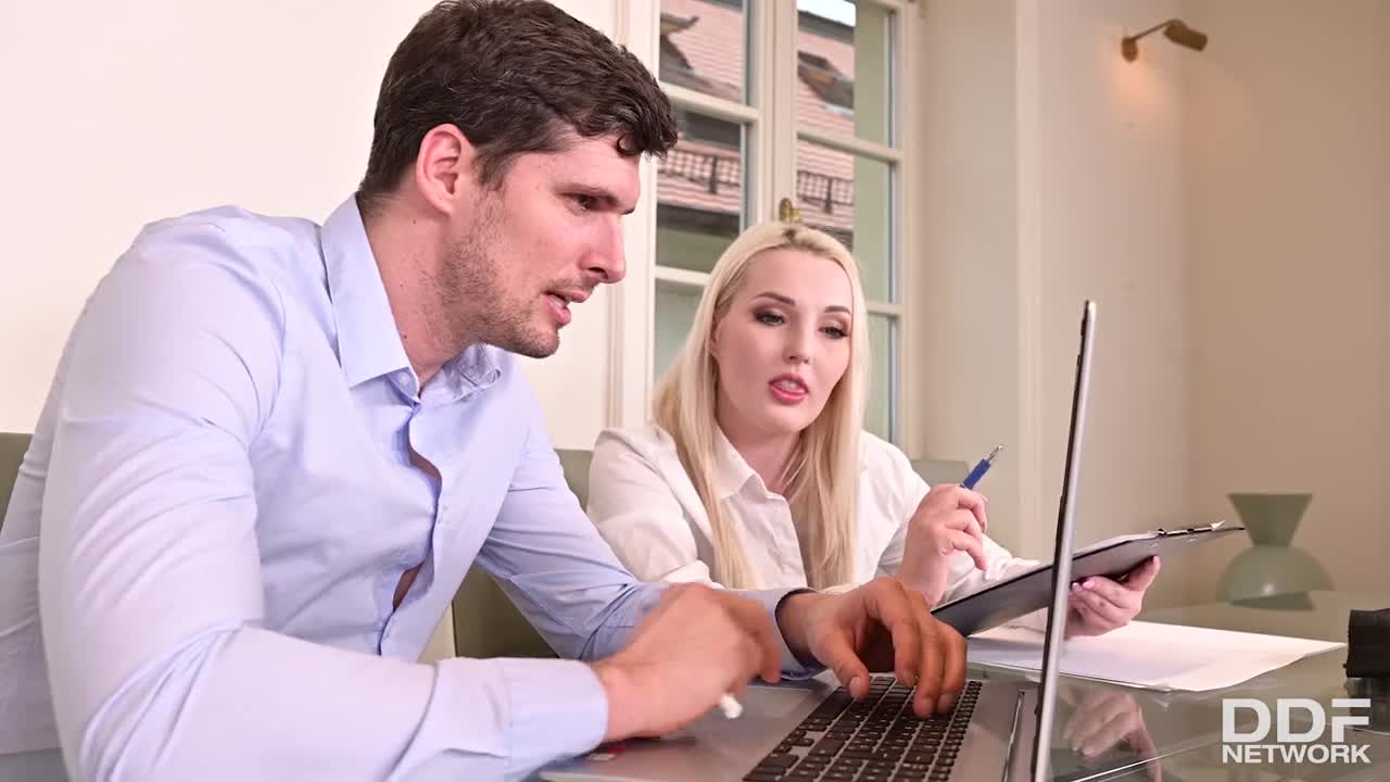 OnlyBlowJob Lovita Fate Intern Goes The Tra Mile - Porn video | ePornXXX