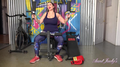 AuntJudys Josephine Masturbates At The Gym