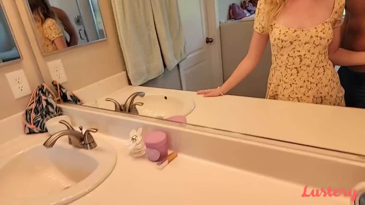 Lustery E Nikki And Randy Sticky Selfie - Porn video | ePornXXX
