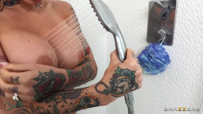 DayWithAPornstar Joanna Angel Getting Joanna Out Of The Shower
