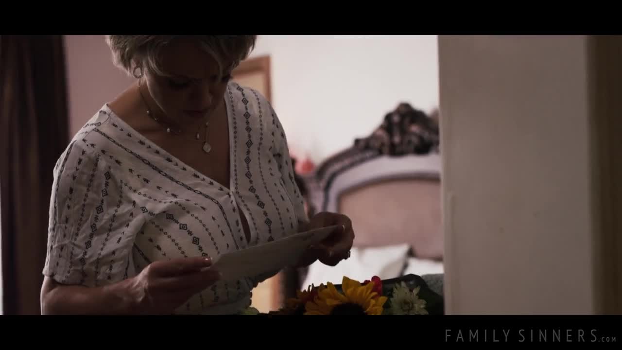 FamilySinners Dee Williams Mothers And Stepsons - Porn video | ePornXXX