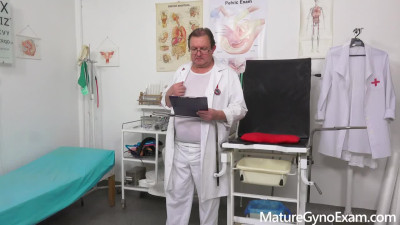 MatureGynoExam Valentina Sierra