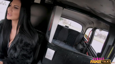 FemaleFakeTaxi Jasmine Jae